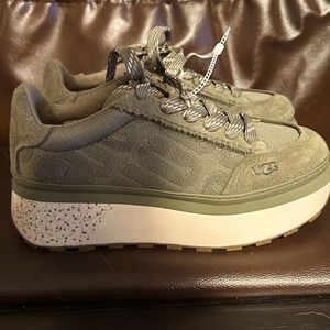 8 1/2 Marin Lace Logo UGG sneakers